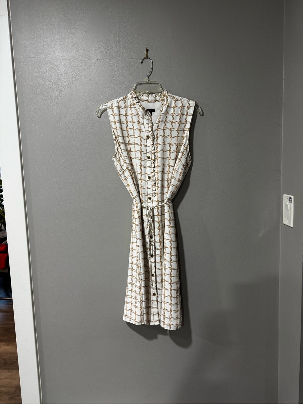 Ann Taylor Sleeveless Button-Front Midi Dress in Cream and Brown Grid